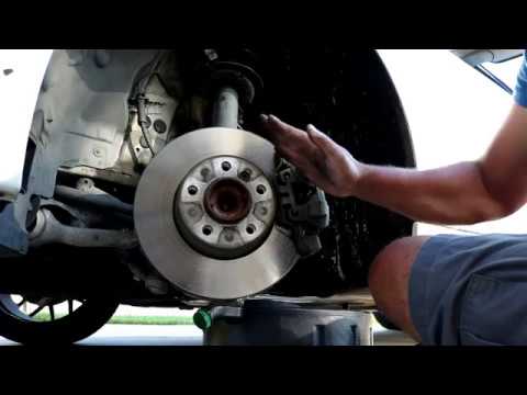 Видео: Передние тормозные колодки BMW F30 2011-2019