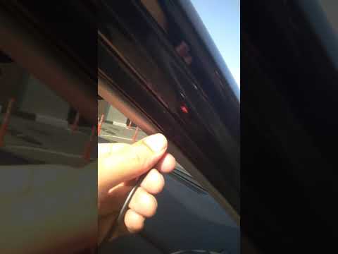 Видео: Как спрятать кабель видеорегистратора в Nissan Qashqai (одной рукой)