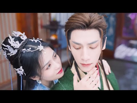 Видео: Золушка попала под злое заклинание, и Повелитель демонов не смог сдержаться.