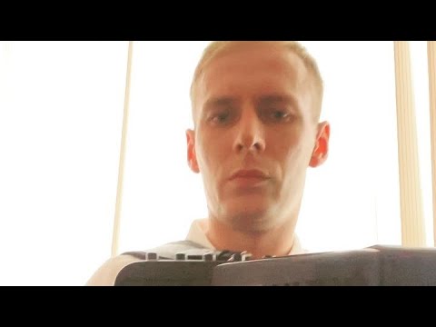 Видео: Один из самых любимых баянистов • Сам играет и поёт