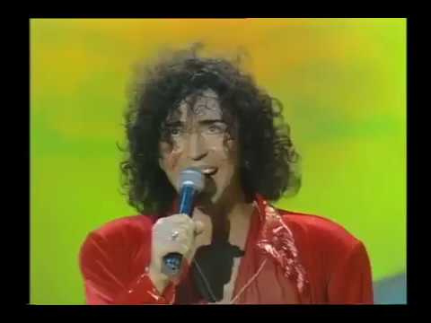 Видео: Валерий Леонтьев  —  «ДЕВЯТЬ ХРИЗАНТЕМ».  Площадь звёзд, 1998 год.  Муз. Р.Муратов, сл. Н.Зиновьев.
