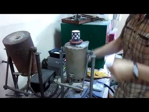 Видео: Литьё на перевёртыше.