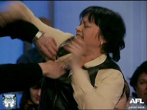 Видео: Судебные страсти. Теща в гостях / Crazy Court. Mother In Law At A Party