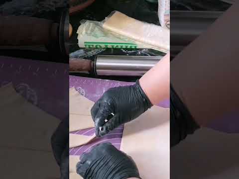 Видео: Кроасани от бутер тесто с мортадела