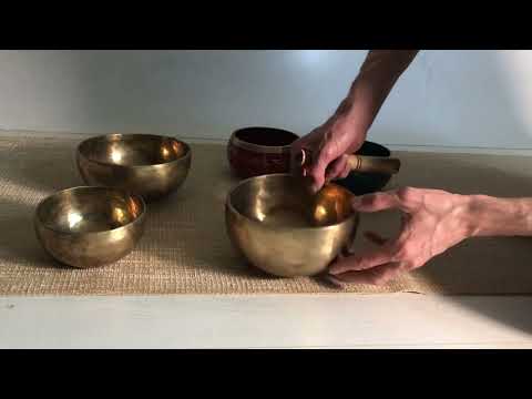 Видео: Основные два вида поющих чаш.