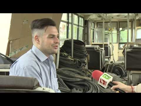 Видео: Ретро тролей тръгва в София