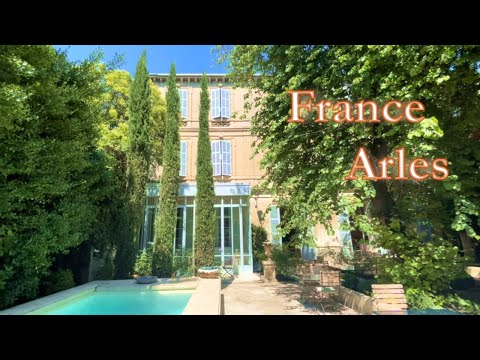 Видео: Арль, древняя столица Южной Франции / Элегантный тур по гостиничному номеру