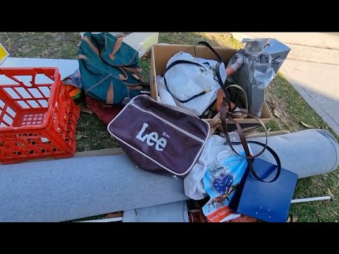Видео: Это надо видеть ! Тонны вещей выставили на улицу в Австралии.Не свалка ,а барахолка.Обзор находок