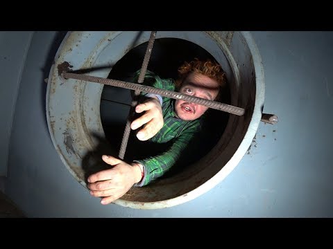 Видео: VLOG ● ПОДЗЕМНАЯ БЕДА | ЗАСТРЯЛ В ТРУБЕ