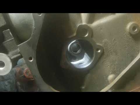 Видео: Шеви нива Замена втулок промвала.