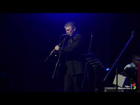 Видео: Хилда Казасян - Вървят ли двама