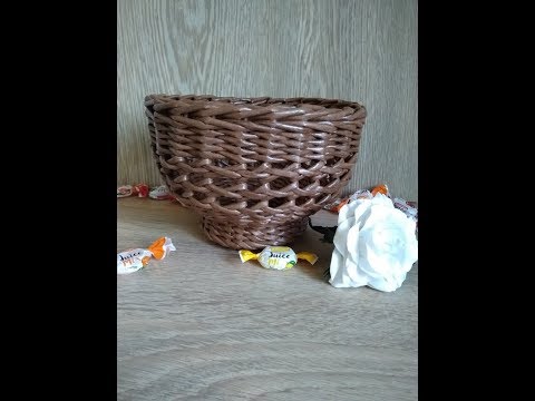 Видео: Очень простая и красивая/Ажурная КОНФЕТНИЦА/круглое дно/газетные трубочки