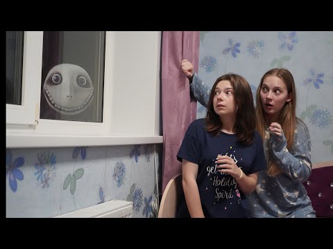 Видео: ЧЕЛОВЕК ЗА ОКНОМ УЖЕ РЯДОМ! ОН СЛЕДИТ ЗА ТОБОЙ!