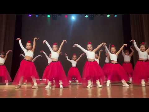 Видео: Barbie Girl_ОТЧЕТНЫЙ КОНЦЕРТ СТУДИИ ТАНЦЕВ UNIVERSAL