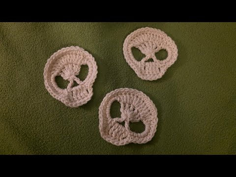 Видео: 💀 Как сделать аппликацию «Череп» — мастер-класс по вязанию крючком! 💀