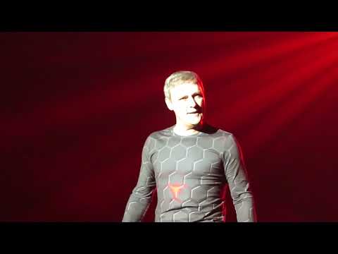 Видео: Юрий Шатунов в Сочи - Медленно уходит осень