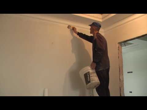 Видео: Наклейка обоев под покраску.