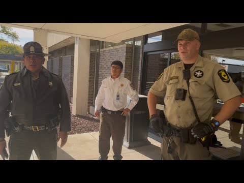 Видео: «Я НАЙДУ ЛАЗЕЙКУ В СИСТЕМЕ И ПРИДУ ЗА ВАМИ» НЕВЕРОЯТНОЕ — ПЕРВАЯ ПОПРАВКА