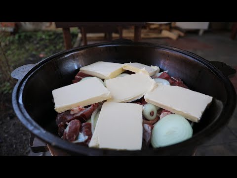 Видео: КОГДА МЯСО ТАЕТ ВО РТУ. МЯСО ПО-КРЕМЛЕВСКИ в КАЗАНЕ на КОСТРЕ.