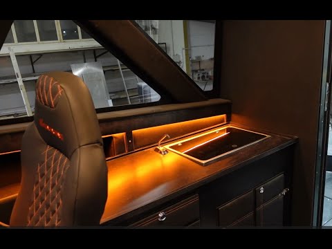 Видео: Интерьер катера Красноярец 700