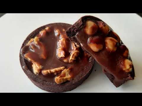 Видео: ТАРТ ШОКОЛАДНЫЙ С КАРАМЕЛЬЮ И ОРЕХАМИ ☆ Chocolate TART ☆