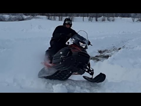 Видео: Ирбис СФ 200 и Капитан Лонг 200 по глубокому снегу в наст