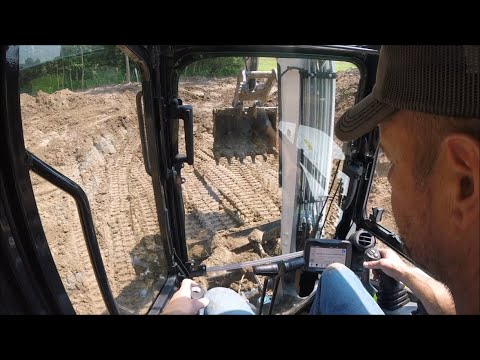 Видео: Мой самый большой пруд в жизни — новый 36-дюймовый ковш Godzilla на мини-экскаваторе Bobcat e42 Ч...