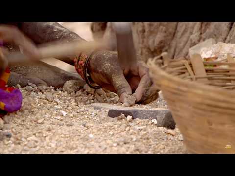 Видео: Маленькие рабы нашей косметики