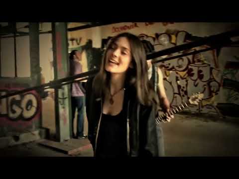 Видео: Ross’N Lorina - Летя сама /Official Music Video 2024/