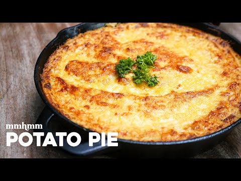 Видео: Простой, но восхитительный рецепт пирога с сыром и картофелем