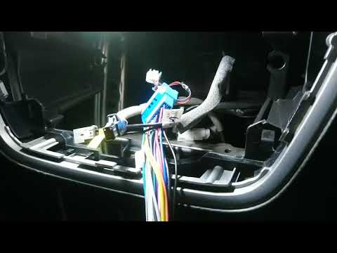 Видео: Ставим камеру и андроид, на Suzuki sx4