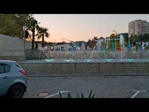 Видео: Красивый фонтан в Лазаревском