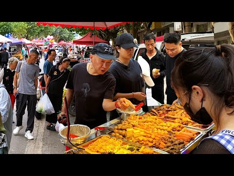 Видео: Необычная печь для запекания картофеля на рынке Мацзе в Куньмине, Юньнань, Китай