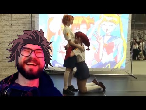 Видео: Вертолёт тусит на Аниме-фесте