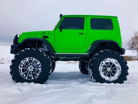 Видео: Два Житомирских монстра по снегу с высотой до метра пробивают дорогу.