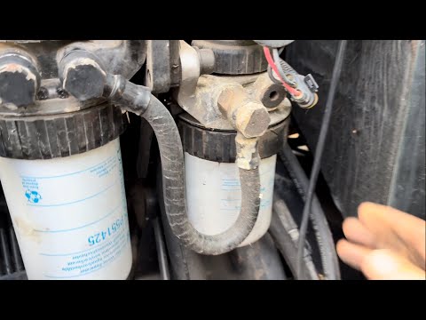 Видео: Проблемы с дизельным двигателем Valtra — давайте заменим фильтры!