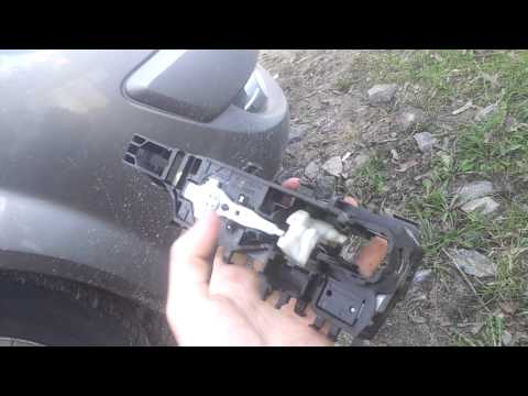 Видео: Renault Scenic 2 - ремонт залипающей наружной ручки (часть 1)