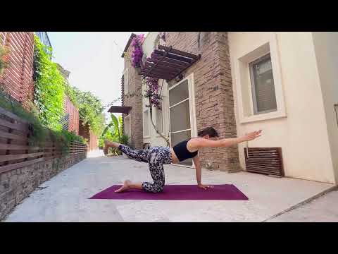 Видео: Йога для начинающих. Комплекс асан.  Елена Долматова.