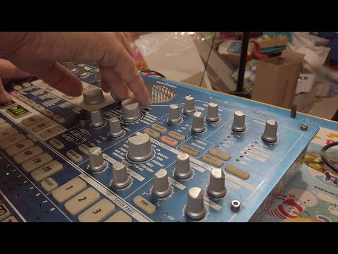 Видео: Обзор на Korg Electribe EMX-1 !!!!  (Грувбокс  2006 года !) 16 лет вместе с Синим!!!!