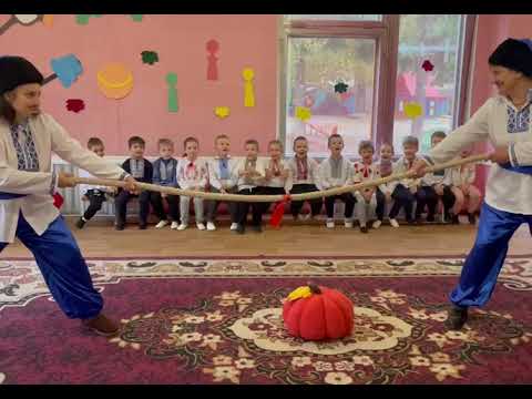 Видео: Спортивне свято "Козаки та гарбузи"