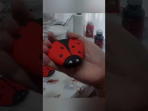 Видео: Рисуем на камнях: Божья коровка