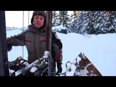 Видео: Фронтальный погрузчик из квадроцикла.