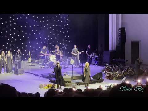 Видео: Тони Димитрова и Братя Аргирови - "Любов поне" 2024 Летен Театър Бургас LIVE