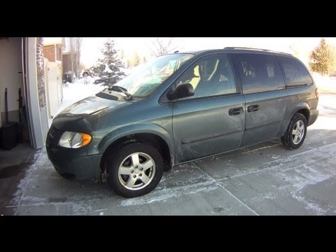 Видео: Как заменить трансмиссионную жидкость в Dodge Caravan