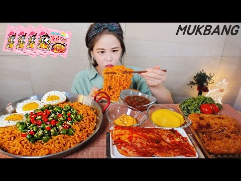 Видео: Субтитры) Hot chicken cream ramenX4. mozzarella cheese pork cutlet. Kimchi. REAL SOUND. ASMR MUKBANG
