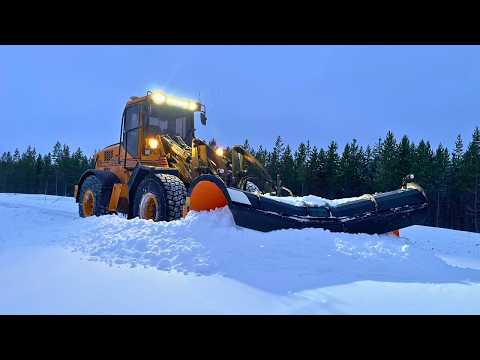Видео: Наконец-то уборка снега в ветропарке