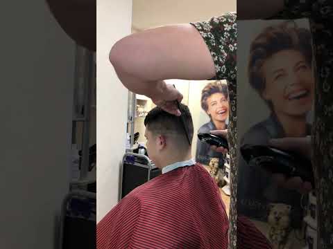 Видео: Машинка для стрижки kemei и триммер . Ножницы титан форма лист бамбука  8 см , сталь vg10.