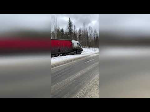 Видео: Госавтоинспекторы призывают участников дорожного движения к взаимовыручке на дороге