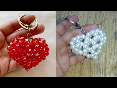 Видео: Брелок из бисера / Как сделать 3D-брелок из бисера в форме сердца очень простым способом для начи...
