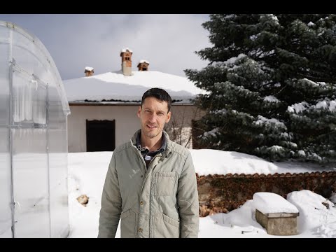 Видео: Отглеждане на маруля, лук, салата и репички при -20. Мисията възможна :)